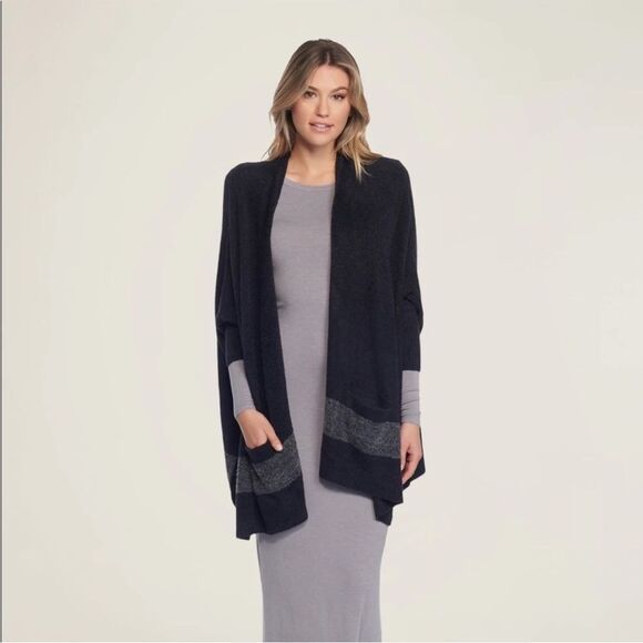 Barefoot Dreams CozyChic Lite CLIFFSIDE Wrap - Picture 4 of 12